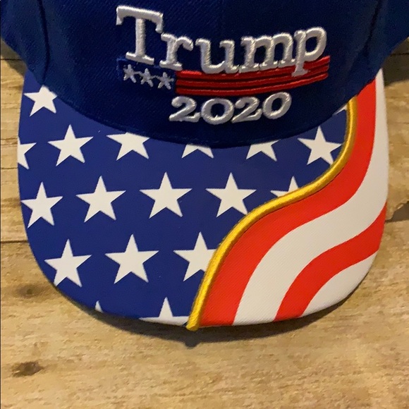 Trump 2020 hat blue Velcro adjustable USA flag - Picture 2 of 5